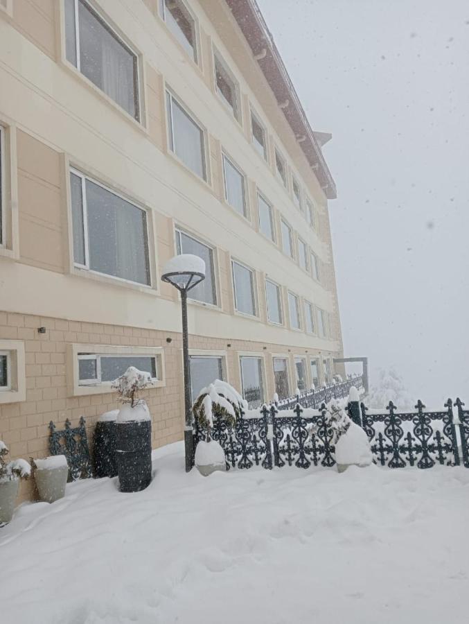 Radisson Kufri Hotel Simlá Kültér fotó